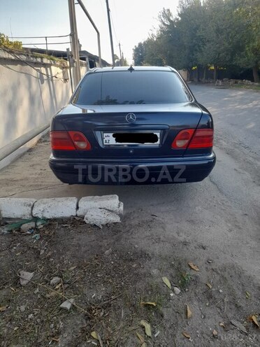 Mercedes E 230-6