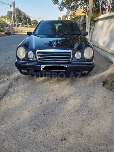 Mercedes E 230-10