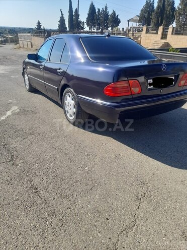 Mercedes E 230-8