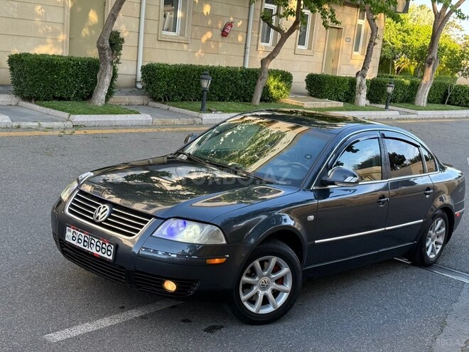 Volkswagen Passat-1
