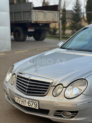 Mercedes E 220-12