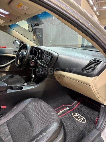 Kia Optima-13