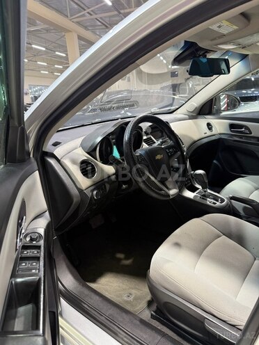 Chevrolet Cruze-10