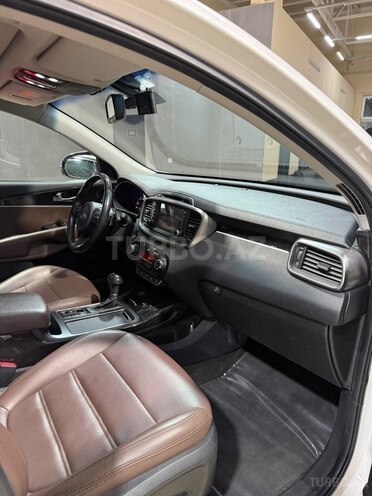 Kia Sorento-14