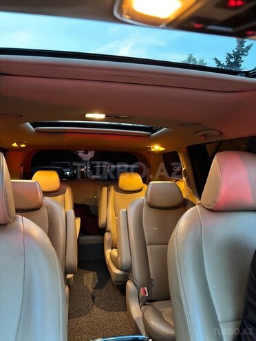 Kia Carnival-2