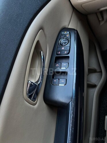 Kia Carnival-5