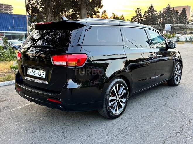 Kia Carnival-13