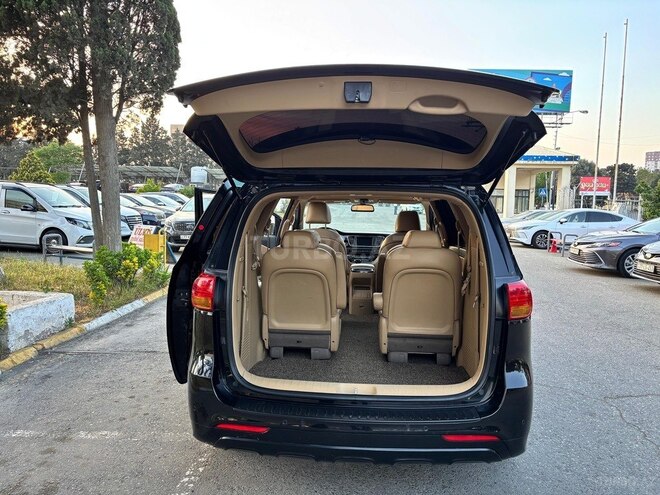 Kia Carnival-9