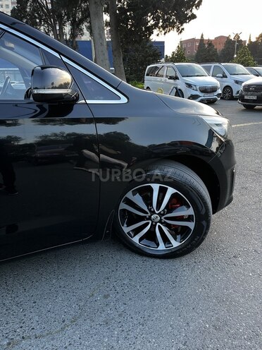 Kia Carnival-14