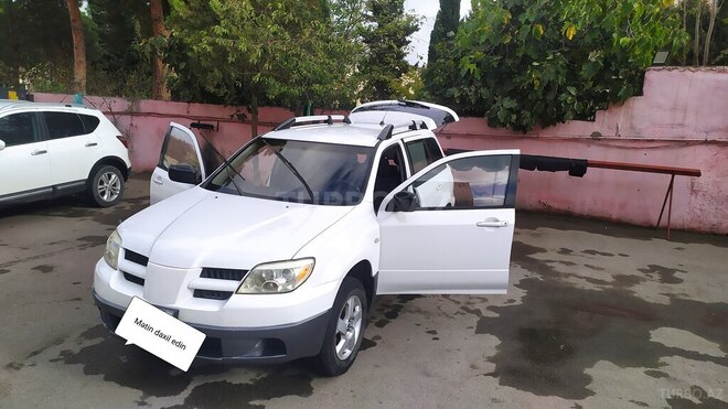 Mitsubishi Outlander-5