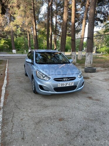 Hyundai Accent-4