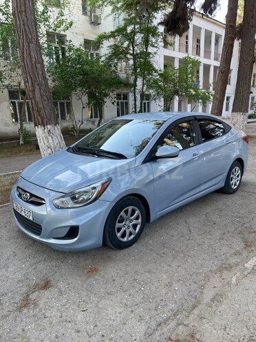 Hyundai Accent-1