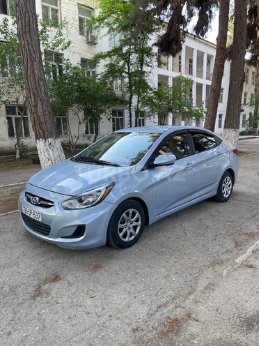 Hyundai Accent-2