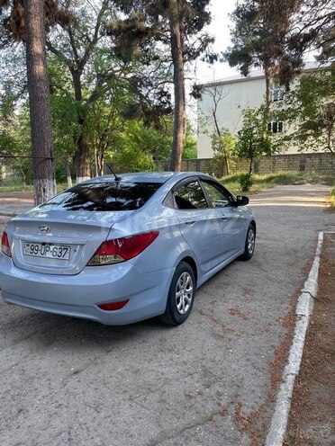 Hyundai Accent-9