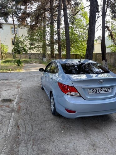 Hyundai Accent-8