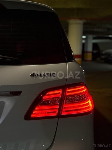 Mercedes ML 400 4MATIC-7