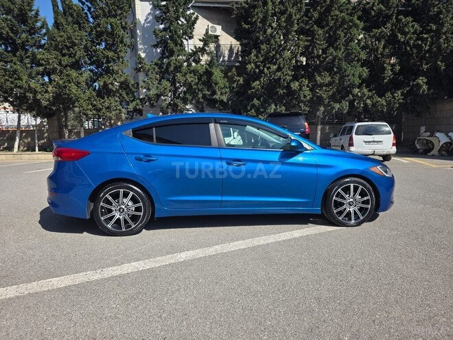 Hyundai Elantra-6
