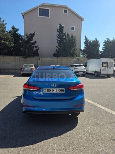 Hyundai Elantra-8