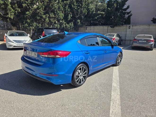 Hyundai Elantra-5