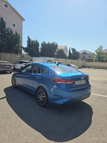 Hyundai Elantra-7