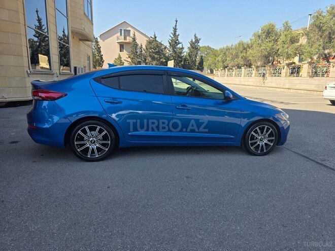 Hyundai Elantra-20