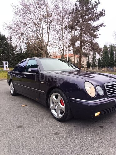 Mercedes E 230-4