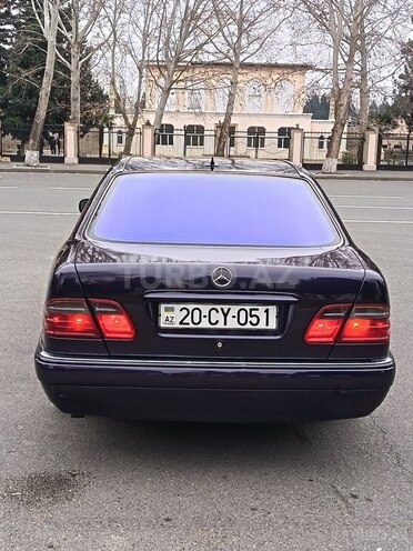 Mercedes E 230-13