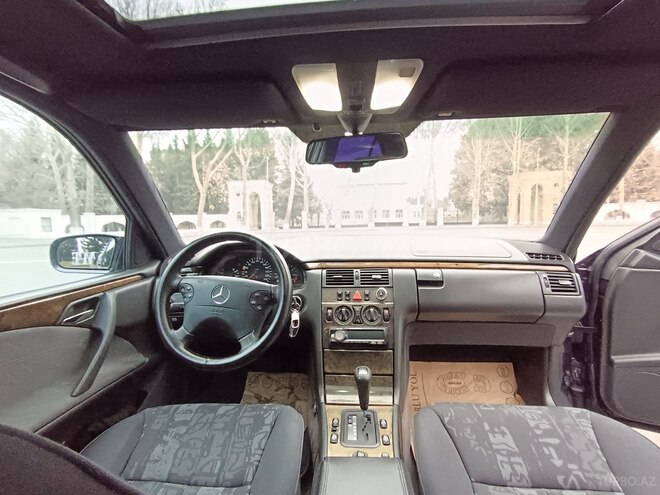 Mercedes E 230-8