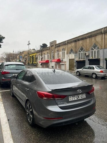 Hyundai Elantra-3