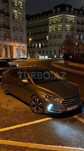 Hyundai Elantra-8