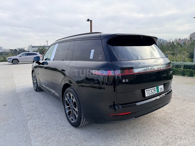 Lynk & Co 900-4