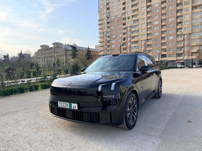 Lynk & Co 900-2