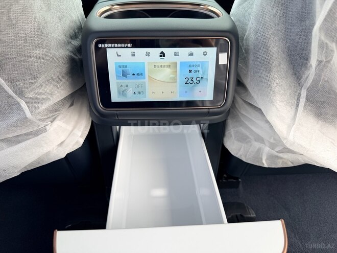 Lynk & Co 900-19