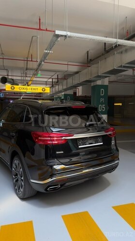 Hongqi HS5-6