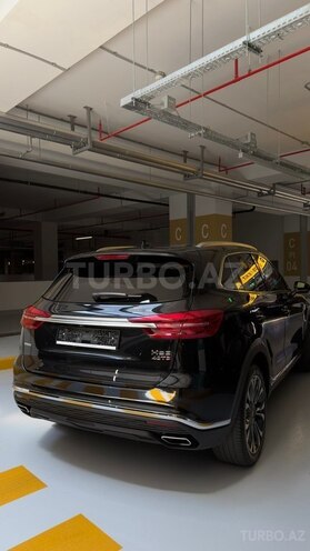 Hongqi HS5-5