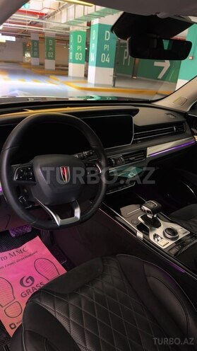 Hongqi HS5-8