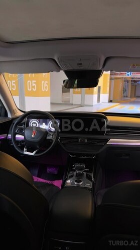 Hongqi HS5-10