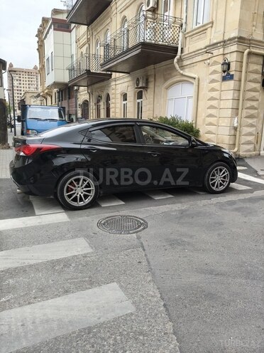 Hyundai Elantra-5