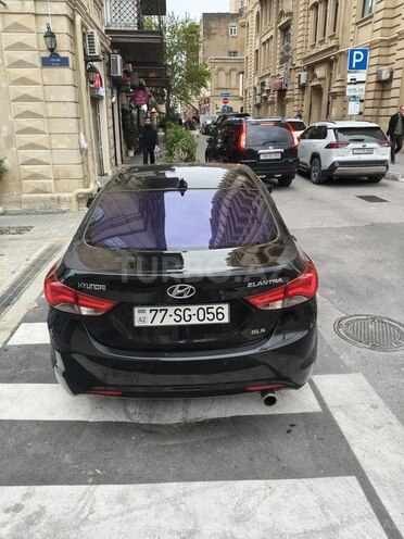 Hyundai Elantra-10