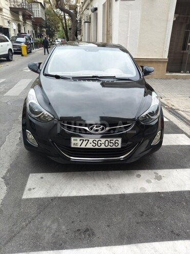 Hyundai Elantra-1