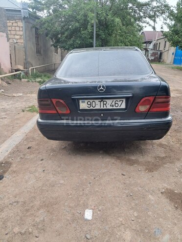 Mercedes E 220-4