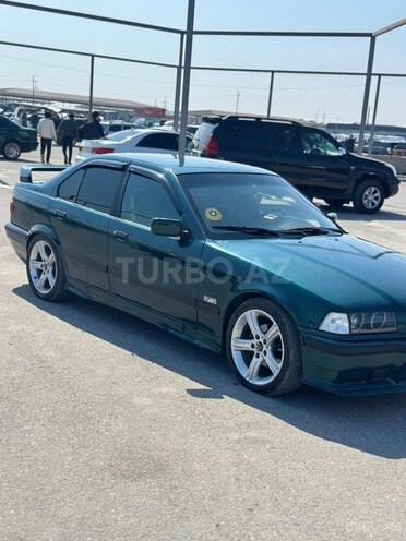 BMW 320-3