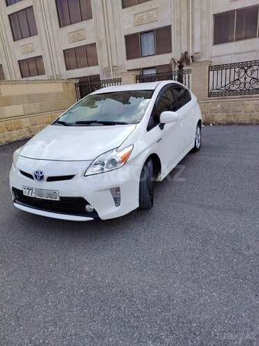 Toyota Prius-7