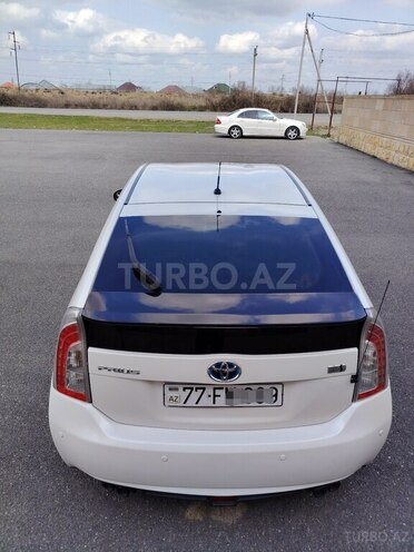 Toyota Prius-3