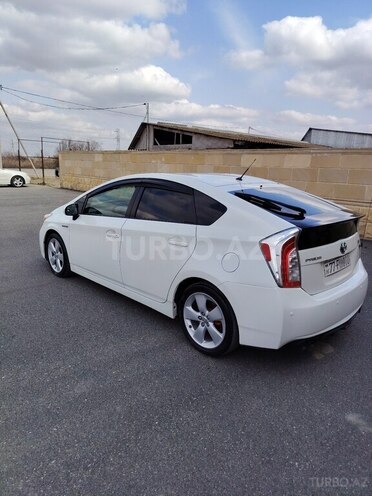 Toyota Prius-4