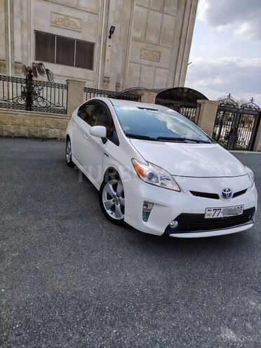 Toyota Prius-8
