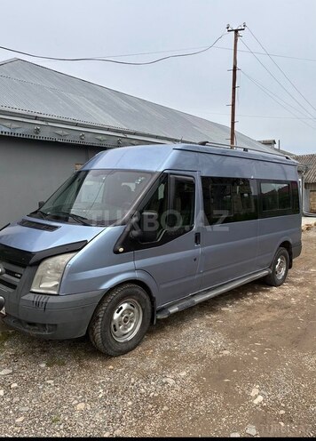 Ford Transit-3