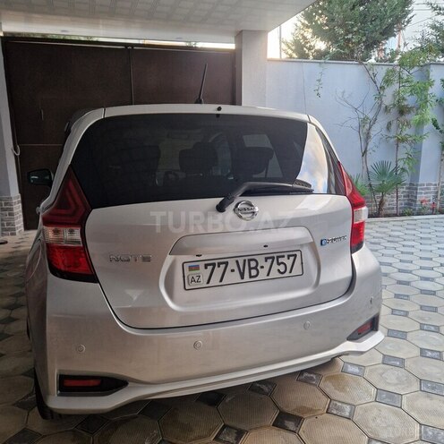 Nissan Note-2
