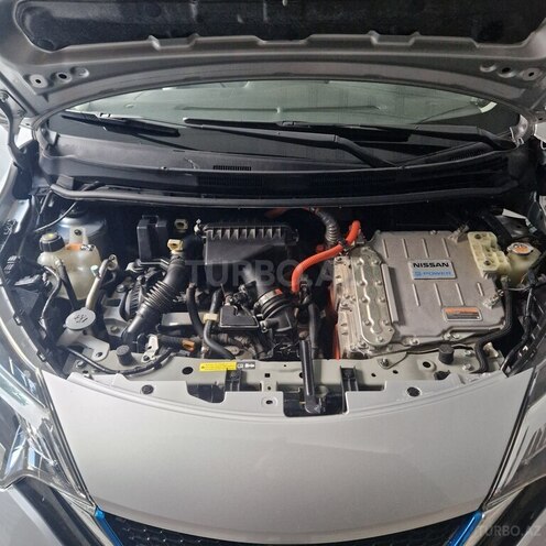 Nissan Note-7