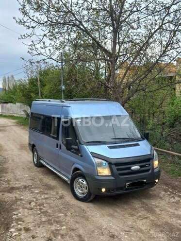 Ford Transit-10